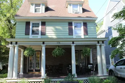 Historic remodeled 4-bedroom house in heart of University Neighborhood, Syracuse