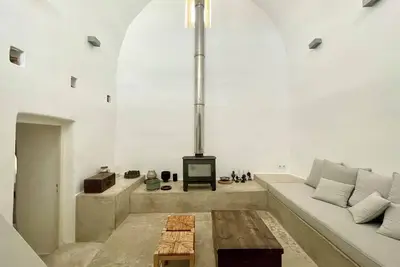 Image de 19th Century Vaulted Villa