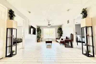 Image de Cozy Condo 2x2 Spacious Suite in Tallahassee with fitness room, Ac, WiFi & Pool