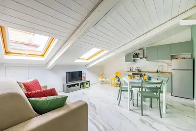 Image de Sloping Roof in the center of Naples