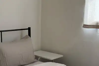 Image de Entire unit 2-bedroom apartment town area with Ac, WiFi
