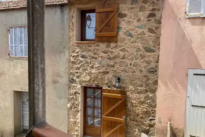 Image de Petite maison typique village de Piana