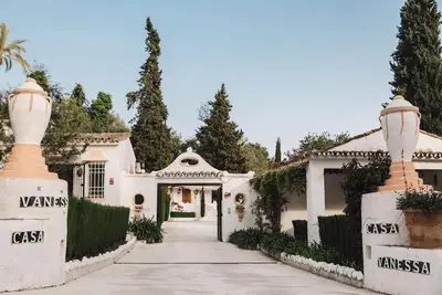 Spacious classic Marbella villa with Ac, Wifit