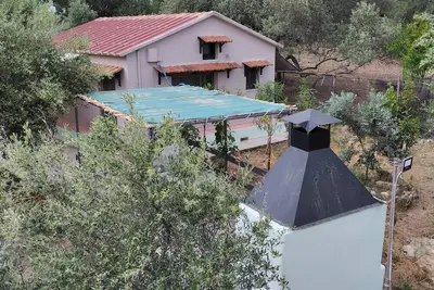 The Cottage is non-smoking, has an outdoor dining area, barbecue and a garden.