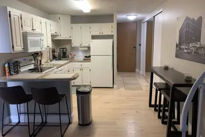 Image de Cozy 2-bedroom condo with Ac, WiFi in phenomenal Omaha