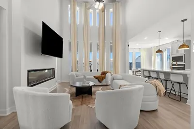 Image de High End Luxury Spacious Unique Home Sleeps 8  for Family & Group Retreats