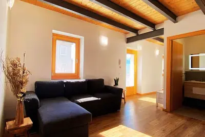 Image de Detached house on three levels with garden, a stone's throw from the center of Teglio