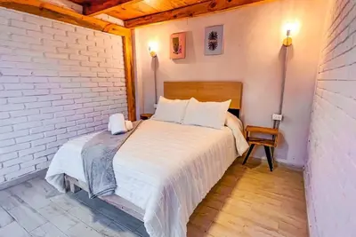 Image de 12 minutes from Pachuca. We accept guests with pets.