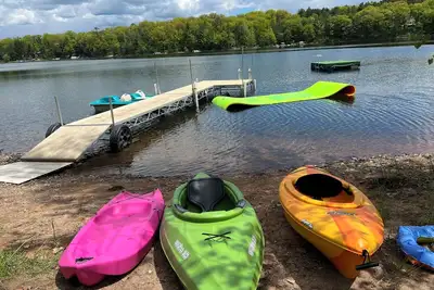 Image de New - Lakefront house 30 feet from waters edge
