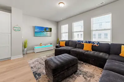 Image de Luxurious 3br Townhome King Bed 10 mins to Uptown