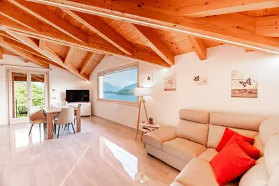 Image de Appartement de vacances \"Picolla Orchidea Finestra Sul Lago\" avec terrasse privée