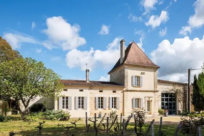 Image de Séjour Authentique au Château Vieux Mougnac : Domaine Viticole Bio, Saint-Emilion, Vins & Détente