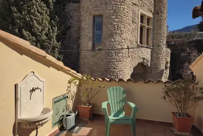 Image de Maison de vacances 'Amour De Provence' avec vue montagne et terrasse privée