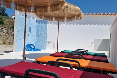 Image de Maison de campagne \"Quinta Das Ychós\" avec vue sur les montagnes, piscine privée et Wi-Fi