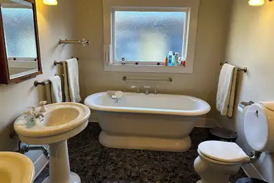 Image de Beautiful 3-bedrm historical Oakland. Right off Piedmont Avenue! Pet friendly!
