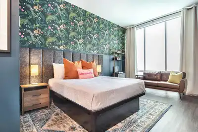 Cher-Inspired Downtown Stay + Walkable