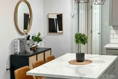 Image de King-Sized Luxury Furnished Space- Downtown Sac!