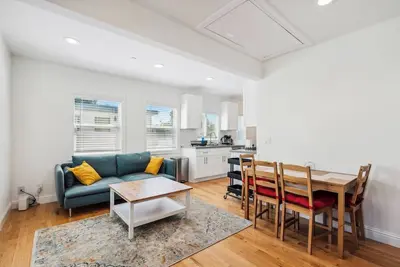 Image de This lovely 3br apartment in Berkeley offers comfort and convenience