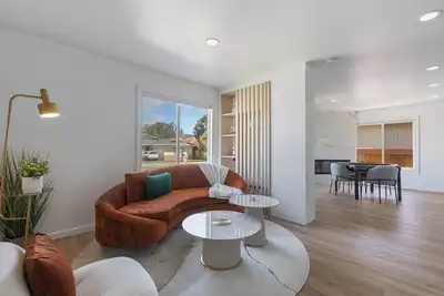 Image de This house is a 3 bedroom(s), 2 bathrooms, located in Half Moon Bay, Ca.