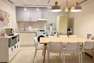Image de Urban Calm near Itaewon St. |Free Pickup for Long Stay|Work & Rest|2br, 4 Beds