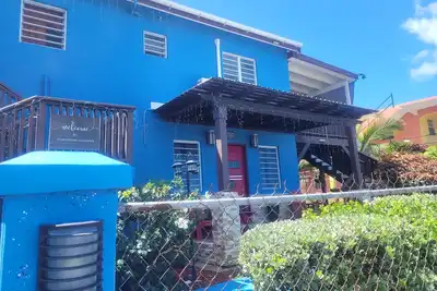 Image de Charming 1 bedroom studio with WiFi, Ac in peaceful St. Johns. We have 2 x 1 bed