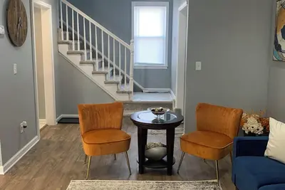 Image de “Charming 3-Bedroom Hideaway – Your Home Away from Home Awaits! ”