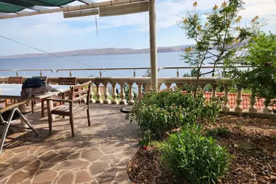 Vacation apartments in Karlobag Croatia for families, friends, groups of up to 9 guests