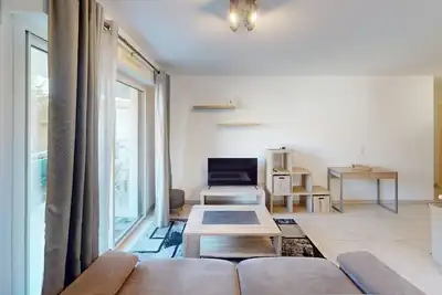 Image de Superbe appartement refait à neuf avec balcon vue montagne à un arrêt de Monaco