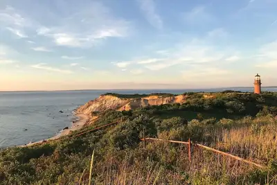 Image de Spacious private Aquinnah home, walk to lighthouse and cliff overlook