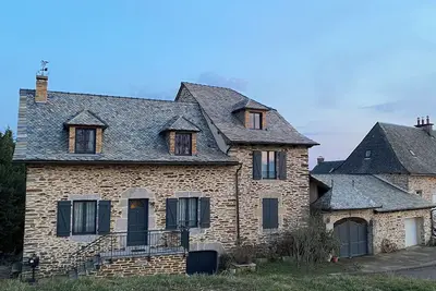 Image de Découvrez l'Aveyron authentique au coeur d' un hameau près d' Estaing.
