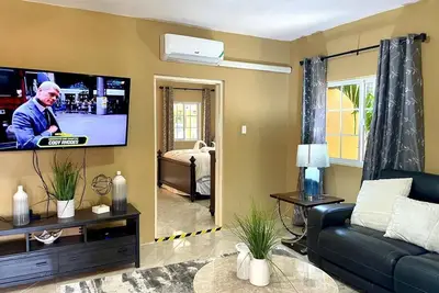 Image de Discover your home away from home at Integrity Palms! Book now!