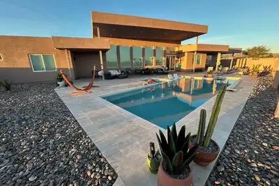 Image de Large 3 bed, 3 bath Tucson house with pool, jacuzzi and amazing Mountains Views
