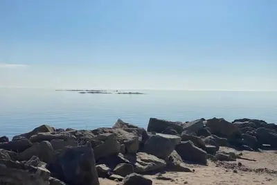 Image de Cheerful 3br Cottage, 5 min walk to Beach!