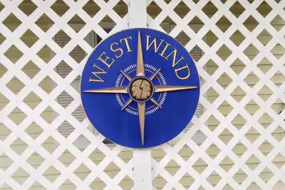 Image de Westwind-a home filled with art and whimsy in Drakes Island - Wells Beach, Maine