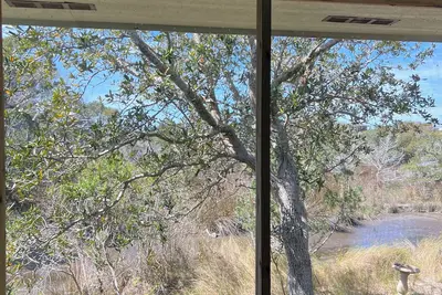 Image de Birdland: Private tiny house with marsh views and kayak access