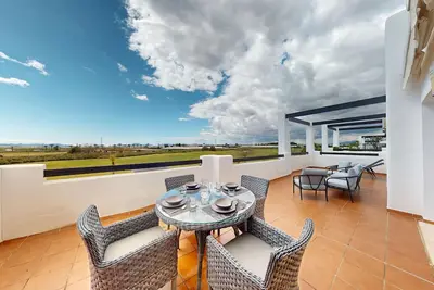 Image de Penthouse Apartment with Golf Views