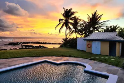 Image de Ocean front luxury villa in gated golf course community with private beach.