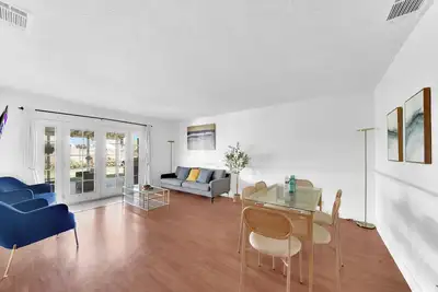 Image de Family Friendly Oc Hot Tub Getaway by Disney