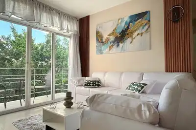 Image de Delightful & Cozy Apt in City Centre - Wifi, Pool