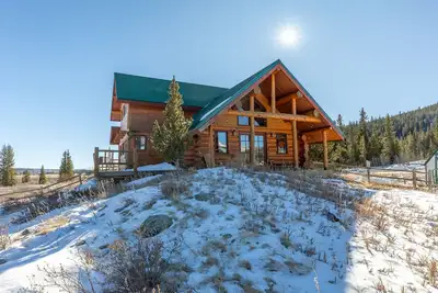 Image de Stunning cabin on 4 acres of land near Breck, mountain views and on-site creek