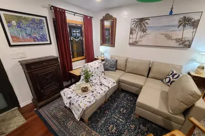 Image de Increible maison de 2 chambres et 3 salles de bain pres de tout!