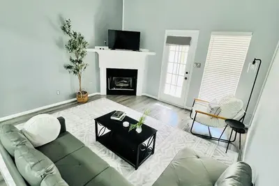 Image de Relax in modern style and comfort in Augusta!