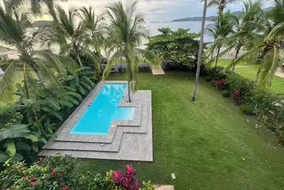 Image de Charming Beachfront 3rd Level townhome.