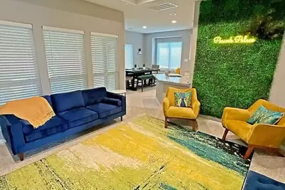 Image de The Peacock Palace, Near Most Major Houston Attractions