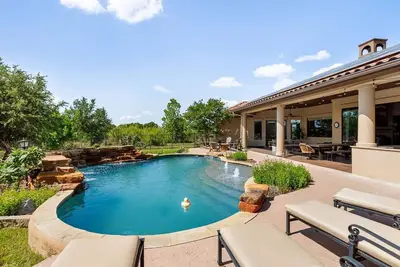 Image de Vista Sol Villa | Lake Days + Pool Nights