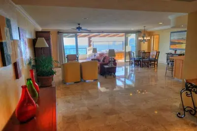 Image de 🌞 Villa Del Arco Medano BeachFront Resort 3bof/Ph Condos 🏖️ 𝕏 @MyBeachSuites