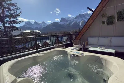 Image de [New] Luxury*Ac*Private hot tub*Best Mtn view*3bd suites*Walk to Dt