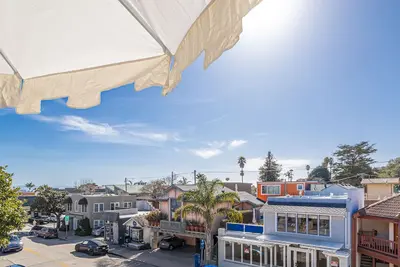 Image de Welcome to \"Coastal Vibes\" located in the heart of the Capitola Village!