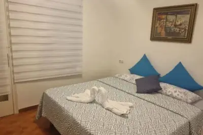Appartement 5 pièces, 3 chambres, à 8 minutes de la plage à pied.