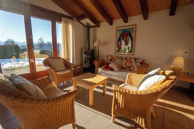Image de Le chalet se situe à 600m du départ des télécabines de la Barboleuse reliant le domaine skiable Gryo